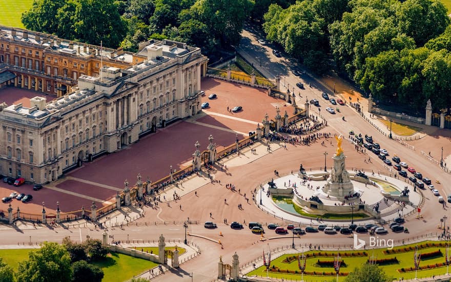 Buckingham Palace and Victoria Memorial for Queen Victoria's bicentennial year