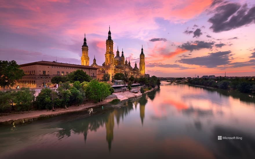 Basilica of Our Lady of Pilar and the Ebro River, Zaragoza, Aragon, Spain