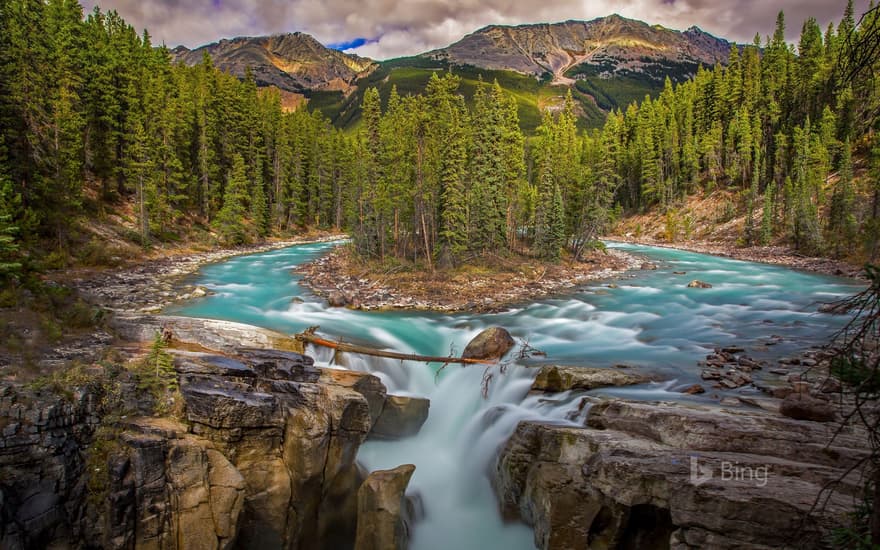 Sunwapta Falls in Jasper National Park, Alberta, Canada